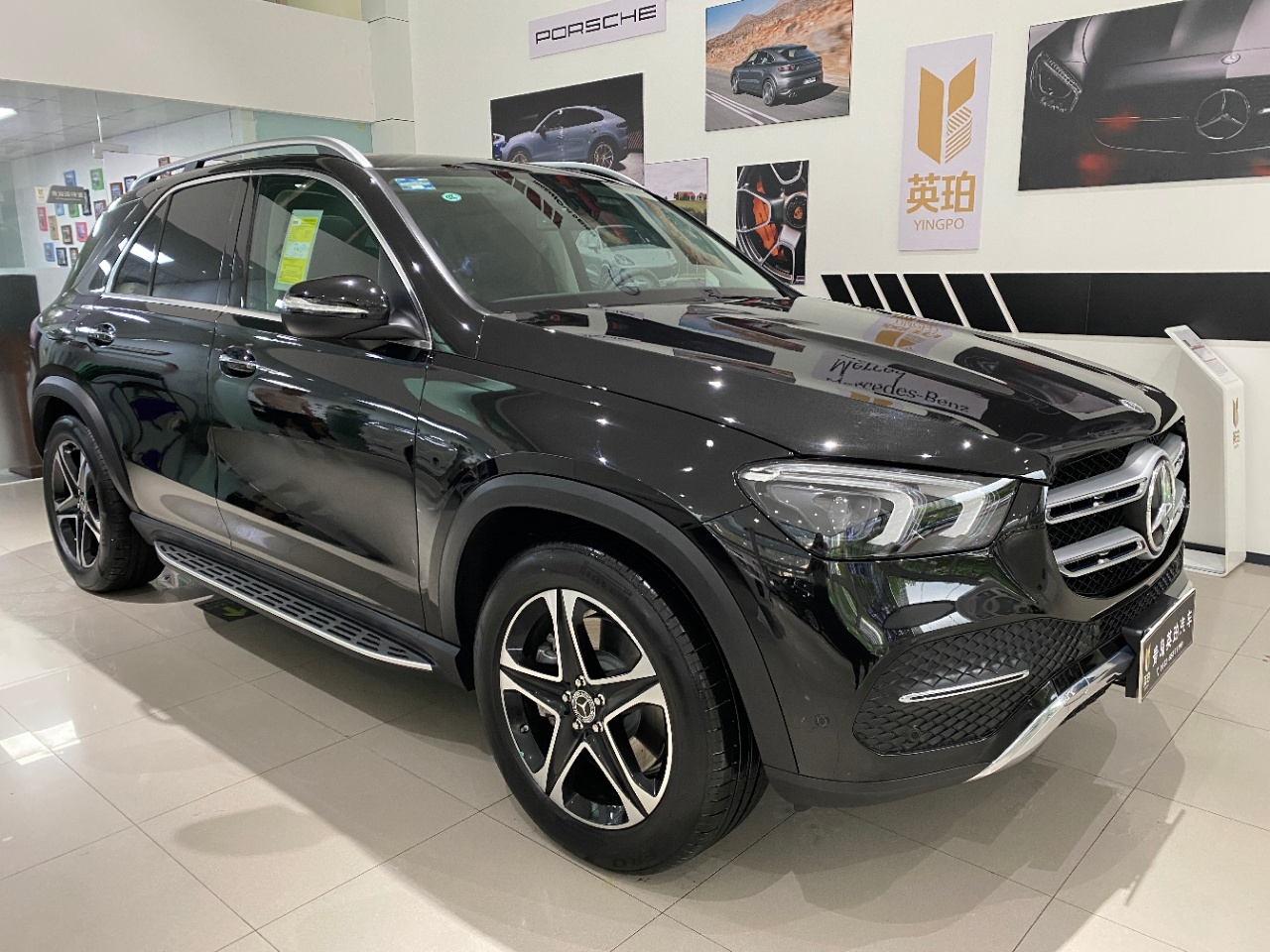 展廳現車 墨版奔馳GLE450！